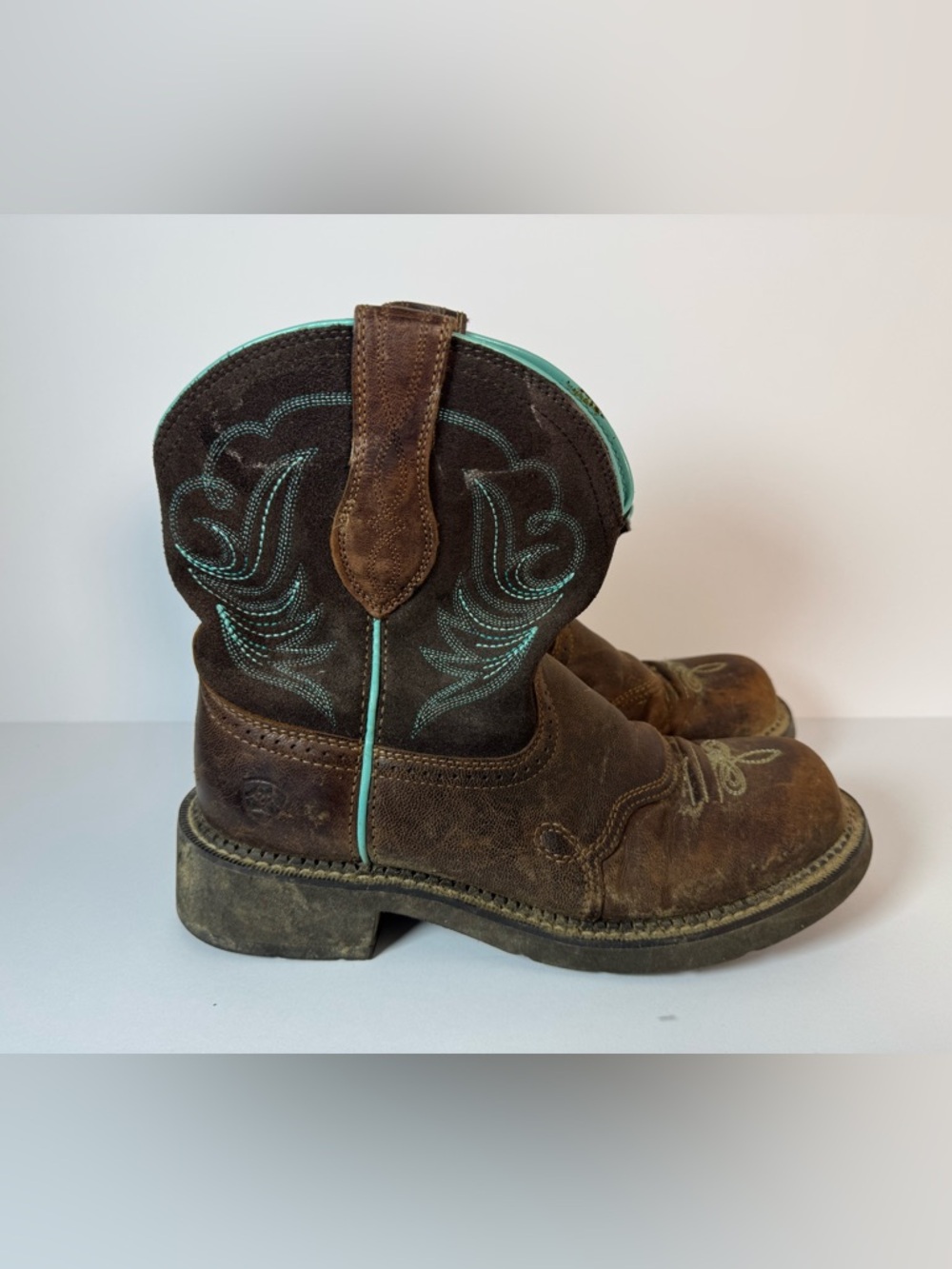 Ariat Fatboy boots 9B teal brown leather